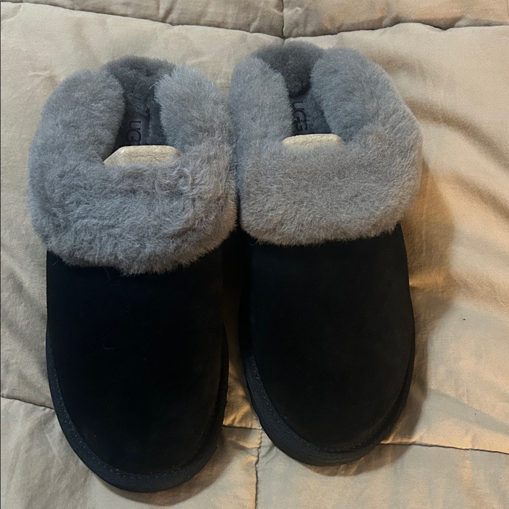 UGG Black and Gray Slip On Clogs *BRAND NEW*